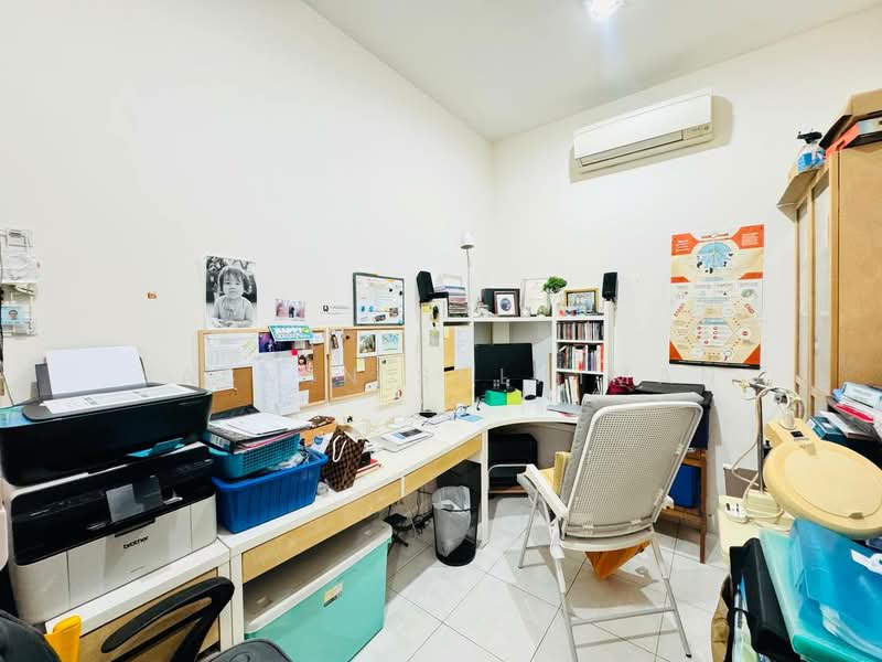 Bungalow for Sale in Bandar Nusa Rhu (Shah Alam) - Yasmin Sulaiman - Study - PropertyGuru.com.my