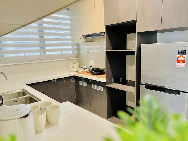 Condominium for Sale at Lovell @ Country Garden Danga Bay - Maggie Lee - Kitchen - PropertyGuru.com.my