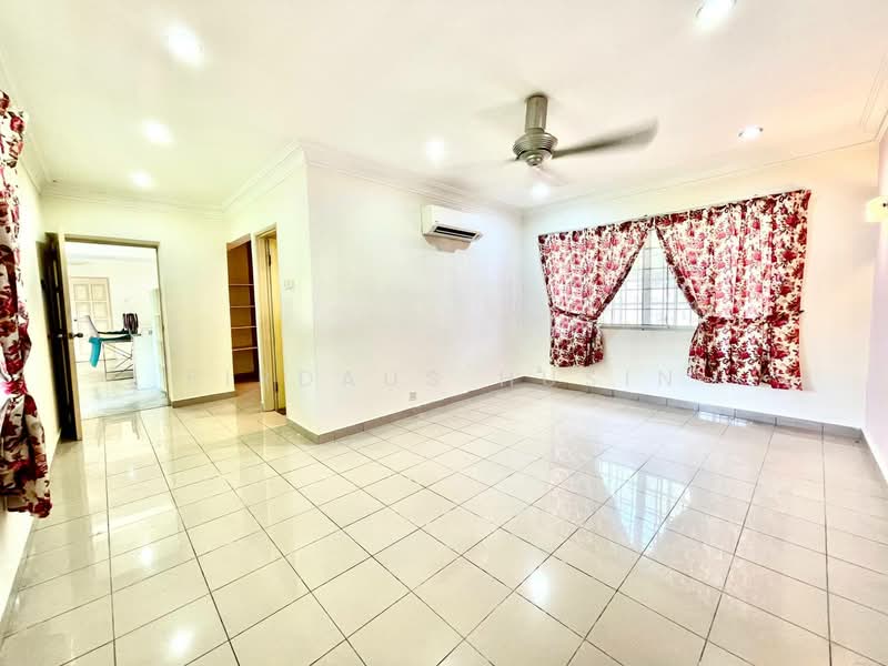 Semi-Detached House for Sale in Seksyen 9 (Shah Alam) - Firdaus Husin - Living Room - PropertyGuru.com.my