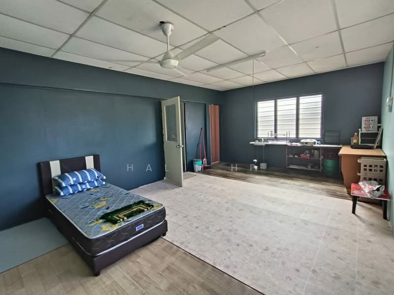 Shop for Sale in Jasin (Melaka) - Halim HP - Bedroom - PropertyGuru.com.my