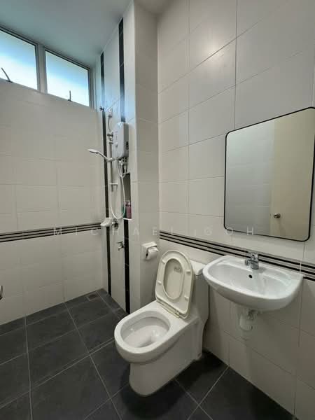 3-storey Terraced House for Sale in Johor Bahru (Johor) - Michael Goh - Bathroom - PropertyGuru.com.my