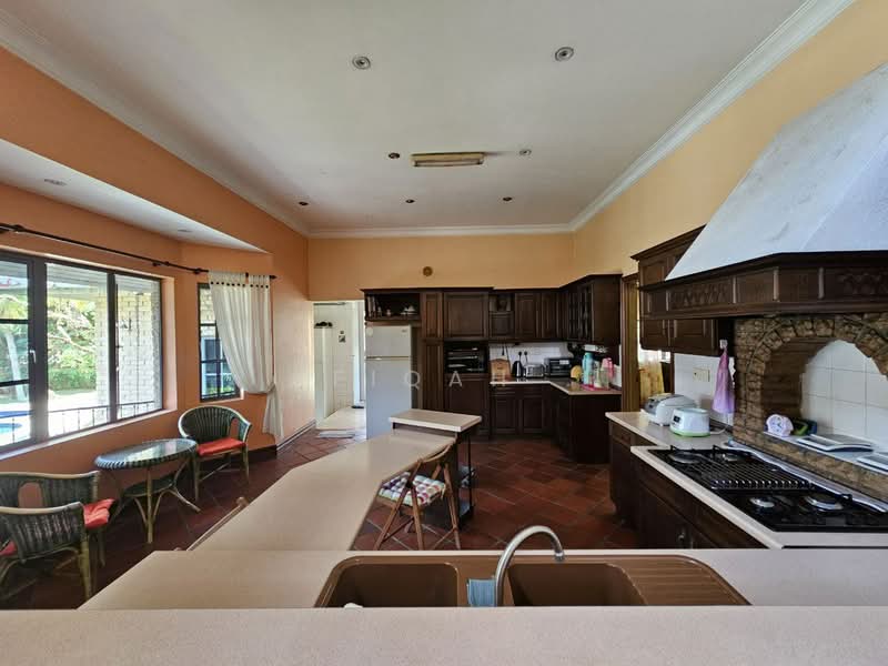 Bungalow for Sale in Country Heights (Kajang) - Afiqah . - Kitchen - PropertyGuru.com.my
