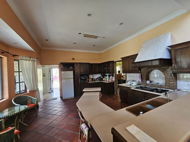 Bungalow for Sale in Country Heights (Kajang) - Afiqah . - Kitchen - PropertyGuru.com.my