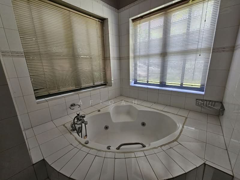 Bungalow for Sale in Country Heights (Kajang) - Afiqah . - Bathroom - PropertyGuru.com.my