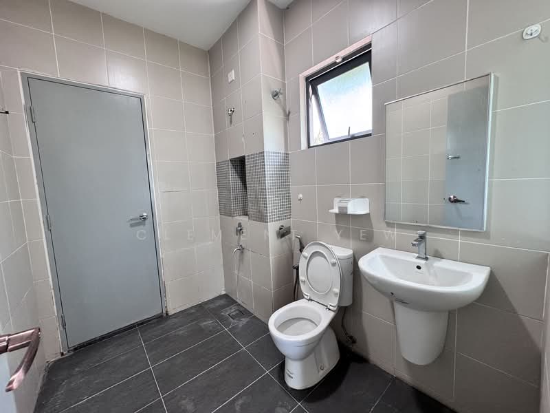 Nahara, Bandar Bukit Raja untuk Untuk Disewa - RM 2,200 /bulan, Mac 2026 - Bathroom - PropertyGuru.com.my