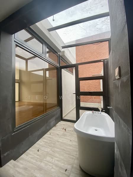 4-storey Terraced House for Rent in Taman Villa Senja (Rawang) - Teo Wen Yi - Bathroom - PropertyGuru.com.my