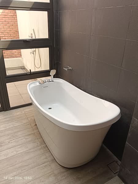 4-storey Terraced House for Rent in Taman Villa Senja (Rawang) - Teo Wen Yi - Bathroom - PropertyGuru.com.my