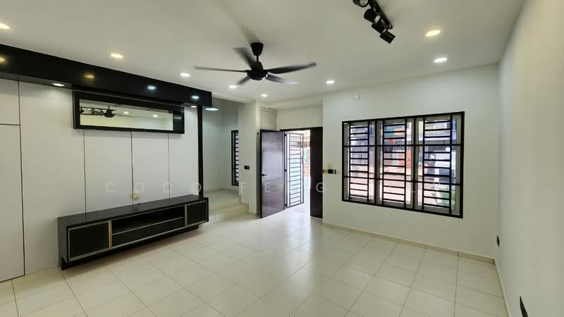 2-storey Terraced House for Sale in Taman Setia Indah (Tebrau) - Coco Feng Lily - Living Room - PropertyGuru.com.my