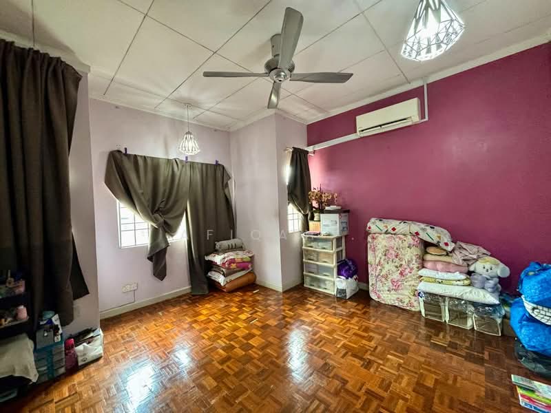 2-storey Terraced House for Sale in Putra Heights (Subang Jaya) - Afiqah . - Bedroom - PropertyGuru.com.my