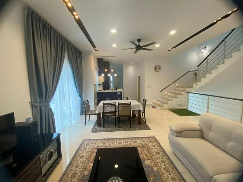 3-storey Terraced House for Sale in Bandar Rinching (Semenyih) - Mohd Zakri Mohd Zamberi - Living Room - PropertyGuru.com.my
