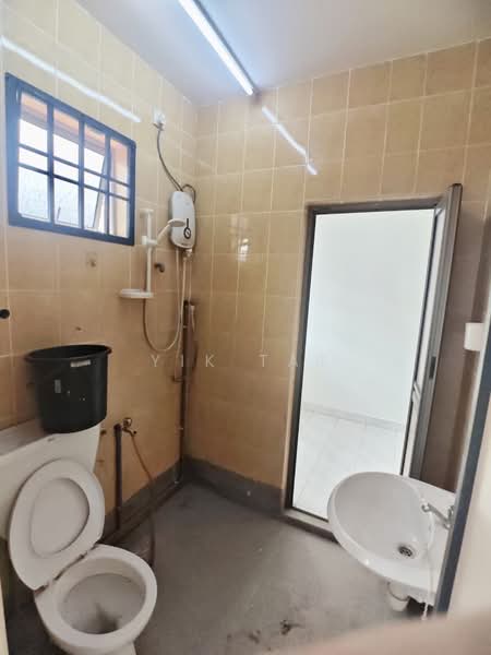2-storey Terraced House for Sale in Taman Setia Indah (Tebrau) - Yik Tat - Bathroom - PropertyGuru.com.my