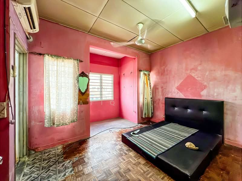 Terraced House for Sale in Subang Jaya (Selangor) - Afiqah . - Bedroom - PropertyGuru.com.my