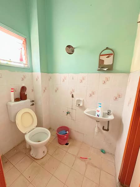 Taman Kajang Utama untuk Untuk Dijual - RM 450,000, Mac 2026 - Bathroom - PropertyGuru.com.my