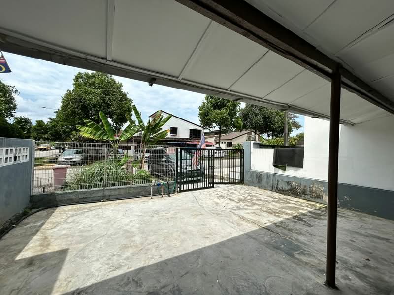 1-storey Terraced House for Sale in Kelana Jaya (Petaling Jaya) - Aizuddin Ali - Exterior - PropertyGuru.com.my