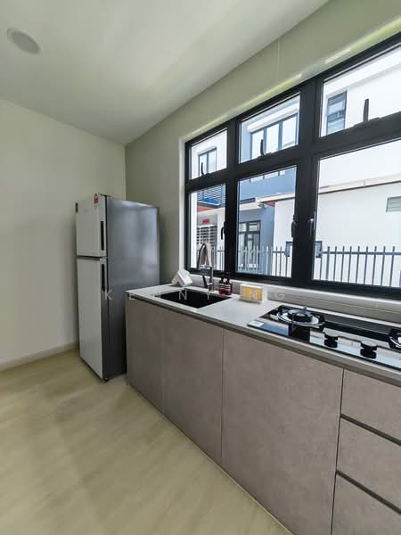 Cluster House for Sale in Taman Mount Austin (Tebrau) - Kenny Ng - Kitchen - PropertyGuru.com.my