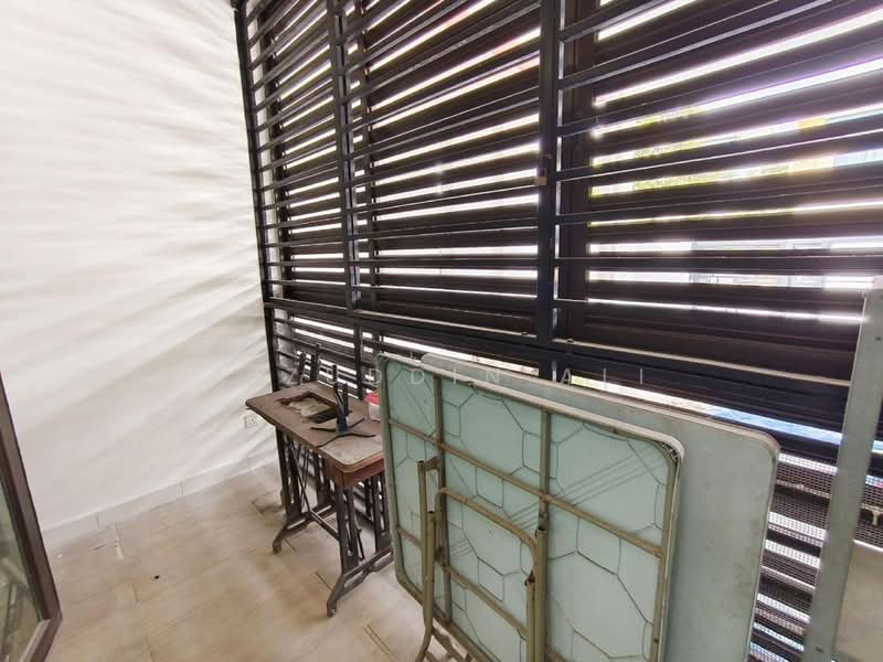 2-storey Terraced House for Sale in Klang (Selangor) - Aizuddin Ali - Balcony - PropertyGuru.com.my