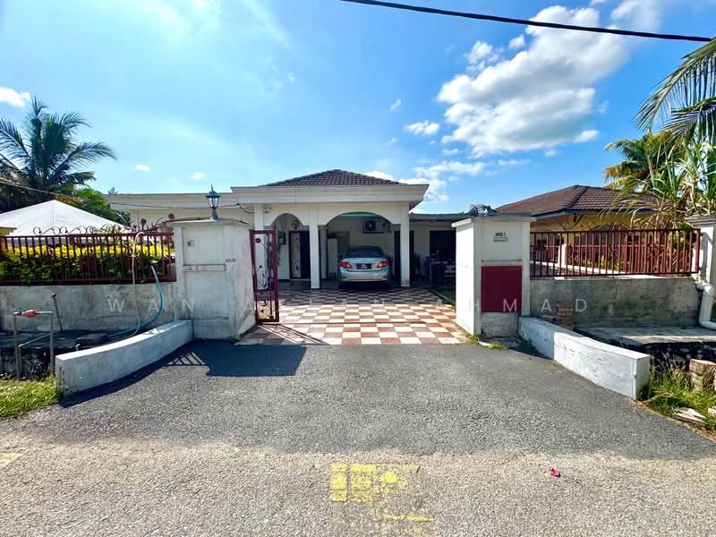 Bungalow for Sale in Bagan Pinang (Port Dickson) - Wan Azlan Ahmad - Exterior - PropertyGuru.com.my