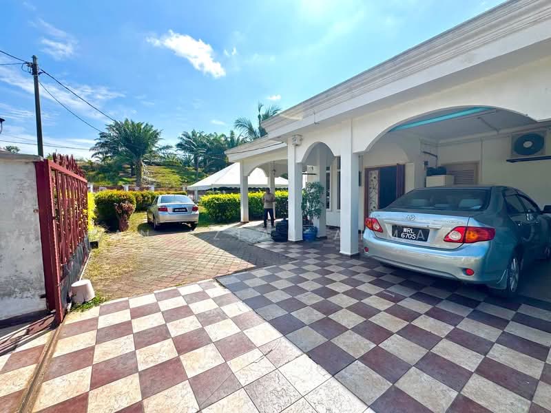 Bungalow for Sale in Bagan Pinang (Port Dickson) - Wan Azlan Ahmad - Exterior - PropertyGuru.com.my