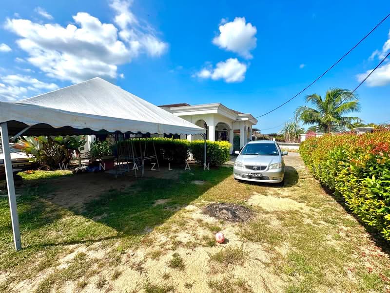 Bungalow for Sale in Bagan Pinang (Port Dickson) - Wan Azlan Ahmad - Exterior - PropertyGuru.com.my