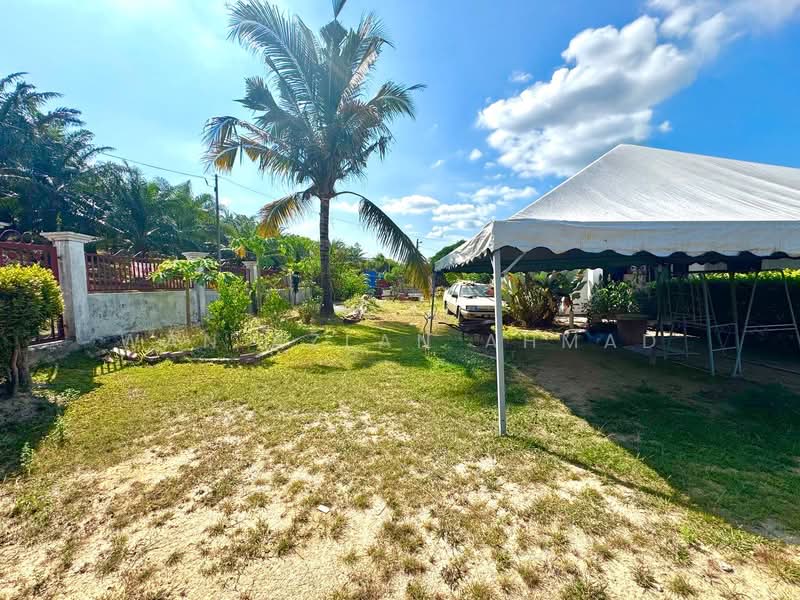 Bungalow for Sale in Bagan Pinang (Port Dickson) - Wan Azlan Ahmad - Exterior - PropertyGuru.com.my