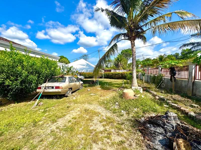 Bungalow for Sale in Bagan Pinang (Port Dickson) - Wan Azlan Ahmad - Exterior - PropertyGuru.com.my