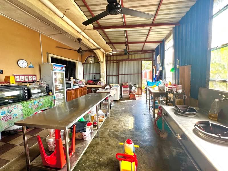 Bungalow for Sale in Bagan Pinang (Port Dickson) - Wan Azlan Ahmad - PropertyGuru.com.my