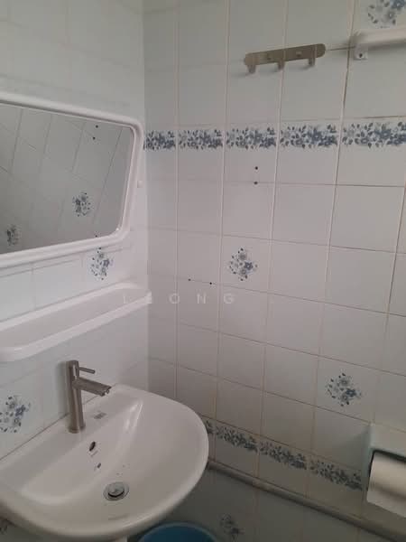 Apartment for Sale at Wayton Court - Leong . - Bathroom - PropertyGuru.com.my