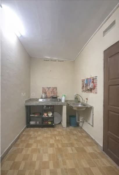 2-storey Terraced House for Sale in Desa Paya Mengkuang (Gelang Patah) - Mohd Faez - Kitchen - PropertyGuru.com.my