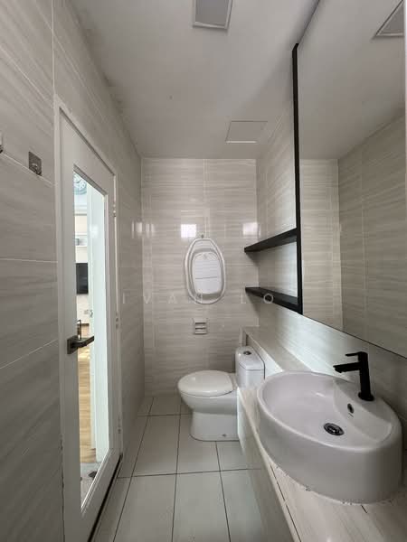 Service Residence for Rent at D'Summit Residences - Ivan Lo - Bathroom - PropertyGuru.com.my