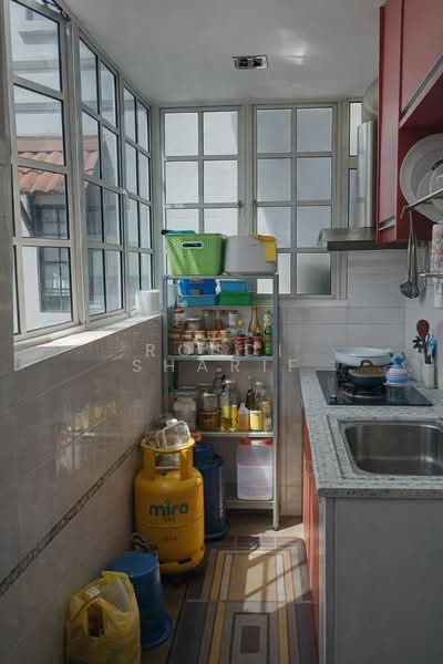 Anjung Villa untuk Untuk Dijual - RM 490,000, Feb 2026 - Kitchen - PropertyGuru.com.my
