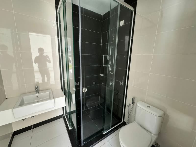 Semi-Detached House for Sale in Eco Majestic (Semenyih) - Sum Yeong - Bathroom - PropertyGuru.com.my