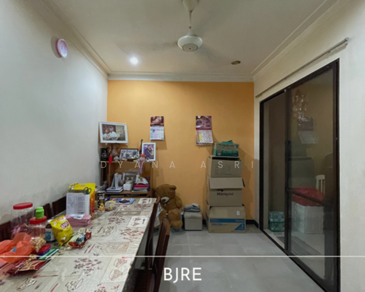 2-storey Terraced House for Sale in Bukit Jelutong (Shah Alam) - Dyana Asri - Dining Room - PropertyGuru.com.my