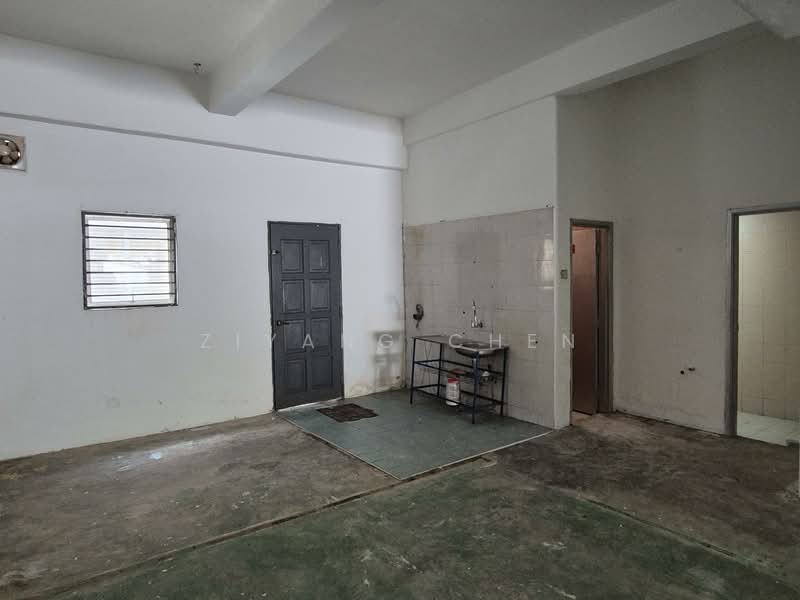 Shop / Office for Rent in Taman Subang Perdana (Sungai Buloh) - Ziyang Chen - Back - PropertyGuru.com.my