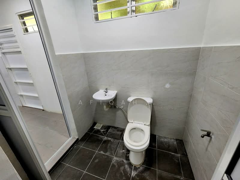 2-storey Terraced House for Sale in Taman Bukit Permai (Kajang) - Afiqah . - Bathroom - PropertyGuru.com.my