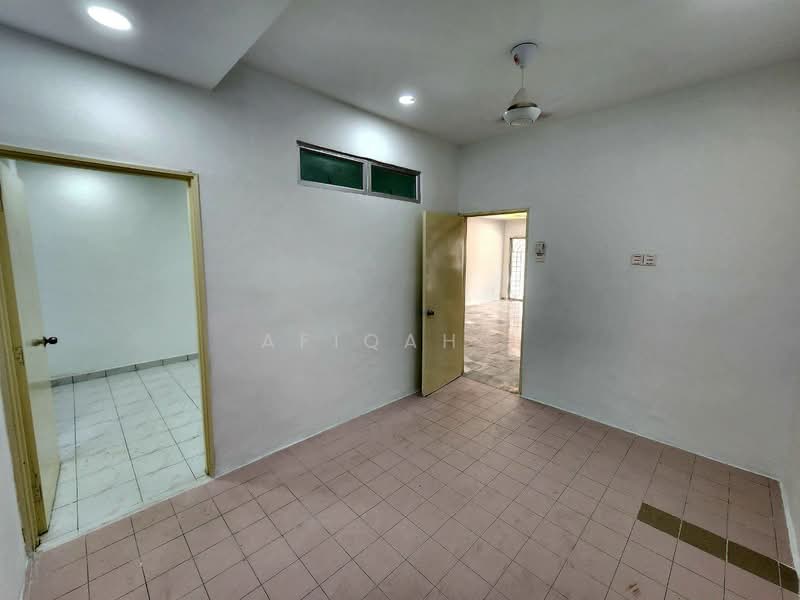 2-storey Terraced House for Sale in Taman Bukit Permai (Kajang) - Afiqah . - Interior - PropertyGuru.com.my