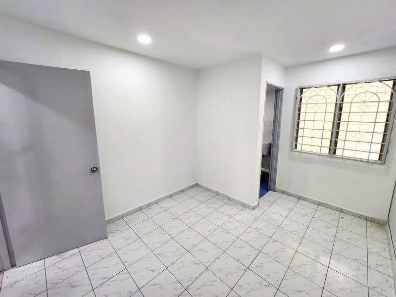 2-storey Terraced House for Sale in Taman Bukit Permai (Kajang) - Afiqah . - Interior - PropertyGuru.com.my