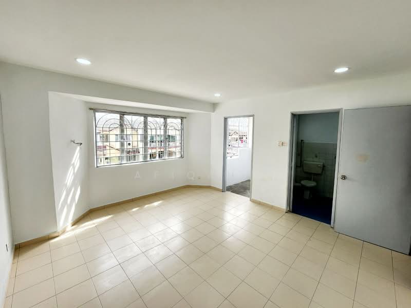 2-storey Terraced House for Sale in Taman Bukit Permai (Kajang) - Afiqah . - Living Room - PropertyGuru.com.my