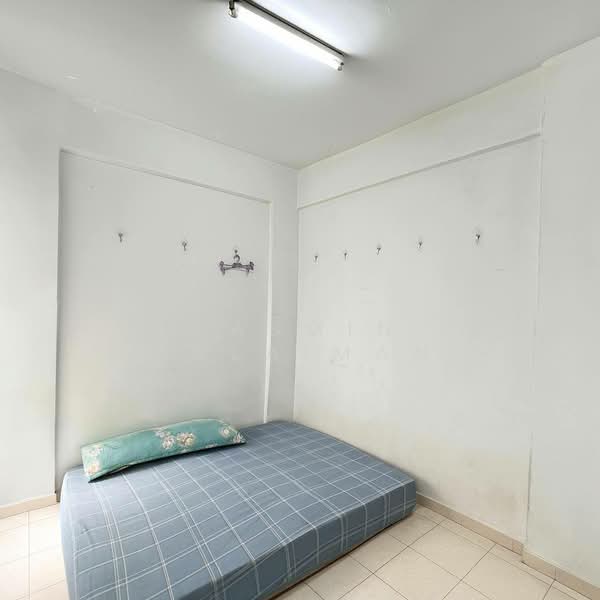 Desa Tasik Fasa 1A untuk Untuk Dijual - RM 250,000, Feb 2026 - Bedroom - PropertyGuru.com.my