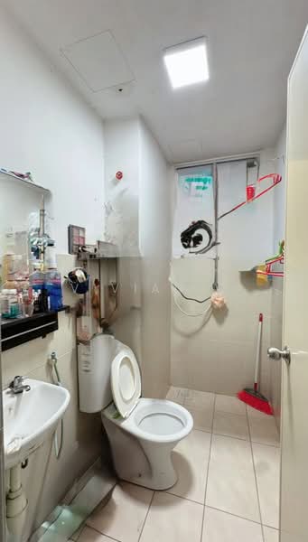 Apartment for Rent at Molek Ria - Vivian Q - Bathroom - PropertyGuru.com.my