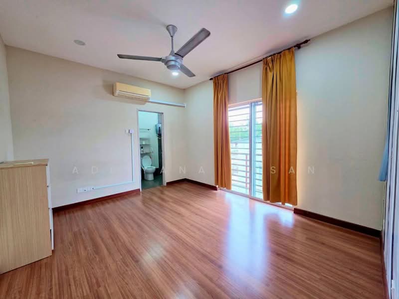 Townhouse for Rent in Seremban 2 (Negeri Sembilan) - Adliyana Hasan - Bedroom - PropertyGuru.com.my