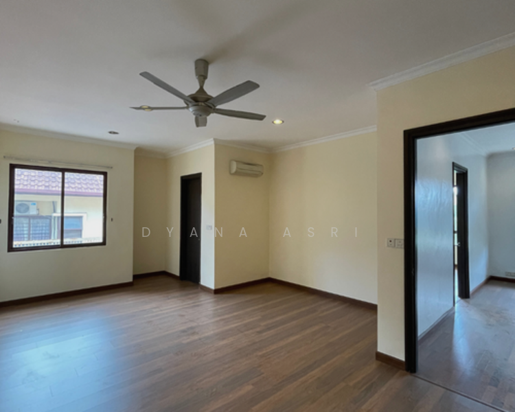 2-storey Terraced House for Sale in Bukit Jelutong (Shah Alam) - Dyana Asri - Living Room - PropertyGuru.com.my