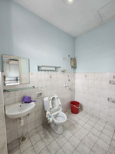 Taman Austin Perdana untuk Untuk Disewa - RM 2,500 /bulan, Mac 2026 - Bathroom - PropertyGuru.com.my