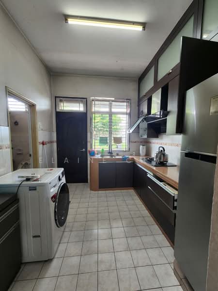 Taman Austin Perdana untuk Untuk Disewa - RM 2,500 /bulan, Mac 2026 - Kitchen - PropertyGuru.com.my