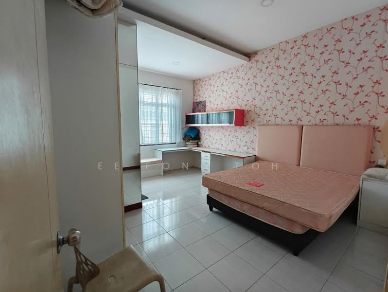 Kempas Utama Kempas Utamas untuk Untuk Dijual - RM 1,200,000, Feb 2026 - Bedroom - PropertyGuru.com.my