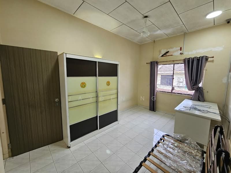 2-storey Terraced House for Sale in Taman Johor Jaya (Johor Bahru) - Jayden Ng - Bedroom - PropertyGuru.com.my