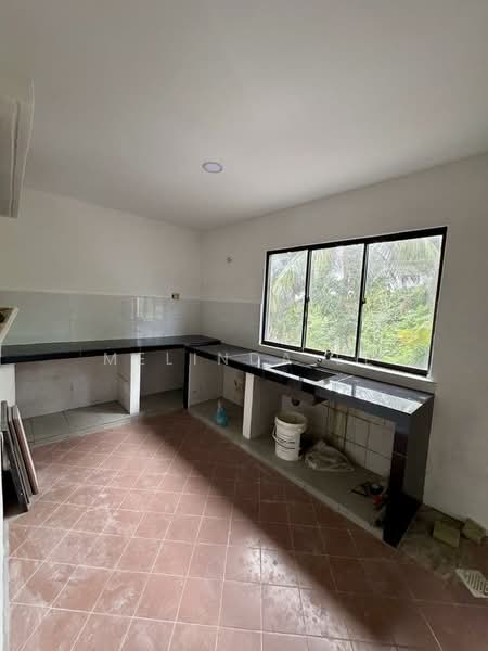 1-storey Terraced House for Sale in Taman Flora Heights (Pasir Gudang) - Melinda Ee - Kitchen - PropertyGuru.com.my