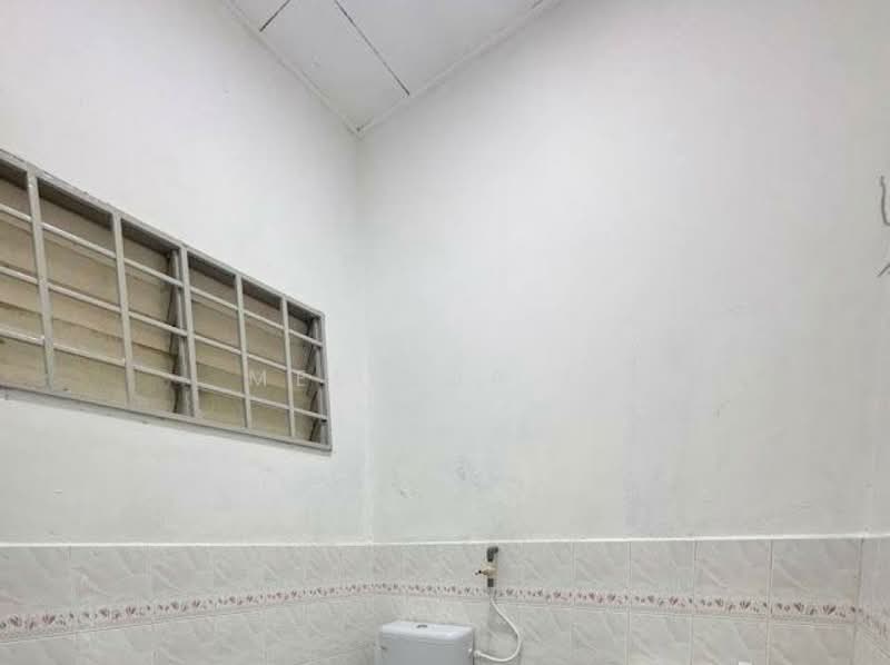 Taman Flora Heights untuk Untuk Dijual - RM 445,000, Mac 2026 - Bathroom - PropertyGuru.com.my