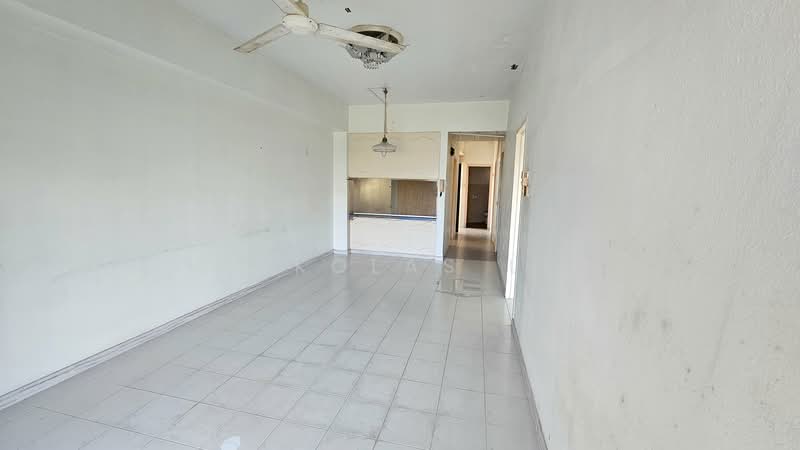 Condominium for Sale at The Reef Condominium - Nickolas Lim - Interior - PropertyGuru.com.my