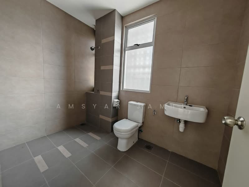 2-storey Terraced House for Sale in Bandar Rimbayu (Telok Panglima Garang) - Amsyar Jamil - Bathroom - PropertyGuru.com.my