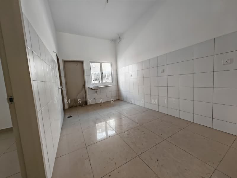 2-storey Terraced House for Sale in Bandar Rimbayu (Telok Panglima Garang) - Amsyar Jamil - Kitchen - PropertyGuru.com.my